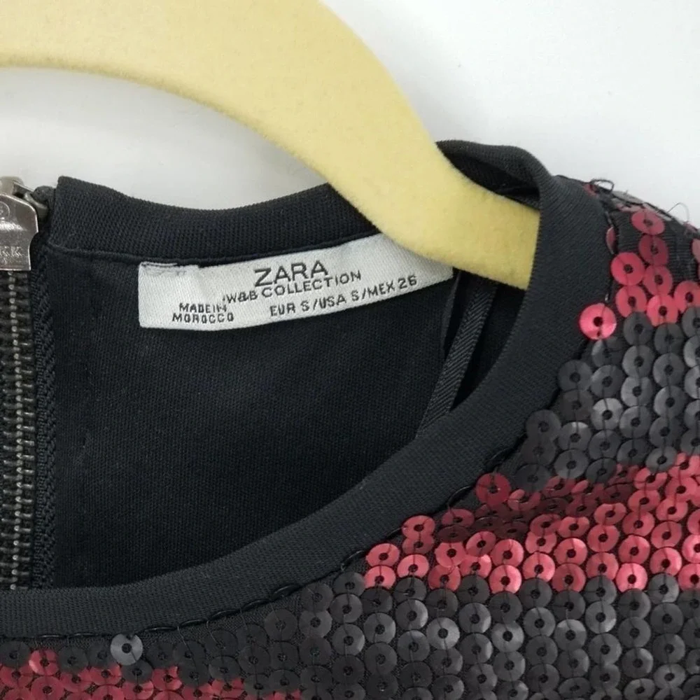 Zara Metallic Sequin Striped Long Sleeve Round Neck Cropped Top Red Black Size S